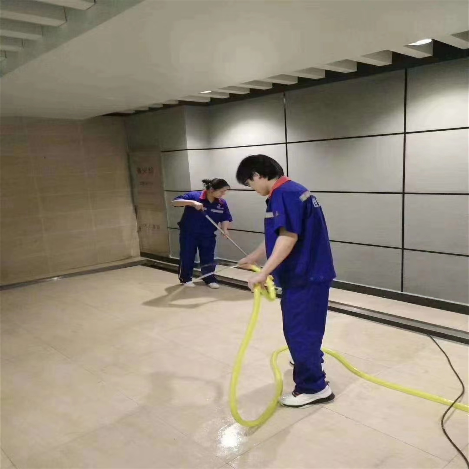 【湖南长沙】湘江欢乐城地面防滑处理一期工程