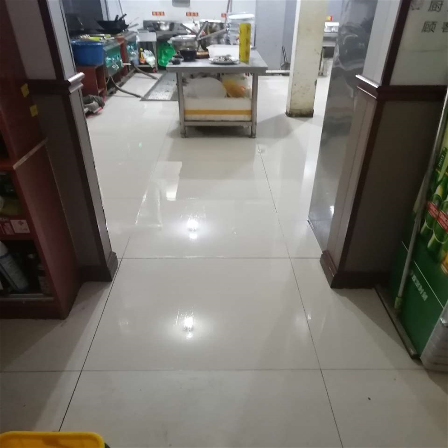 王记私房菜馆做过道厨房卫生间